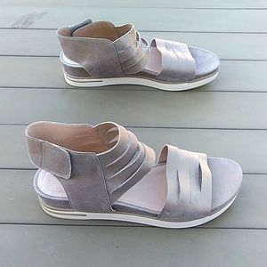 EILEEN FISHER Sandals